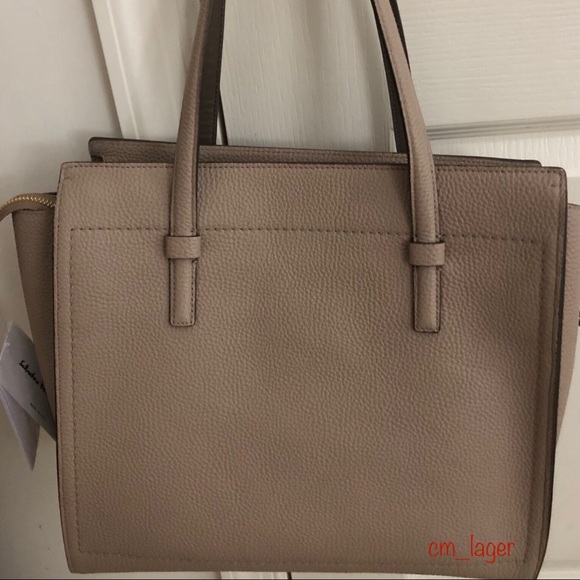 REDUCED*NWT Salvatore Ferragamo Medium Amy Tote - Picture 8 of 8